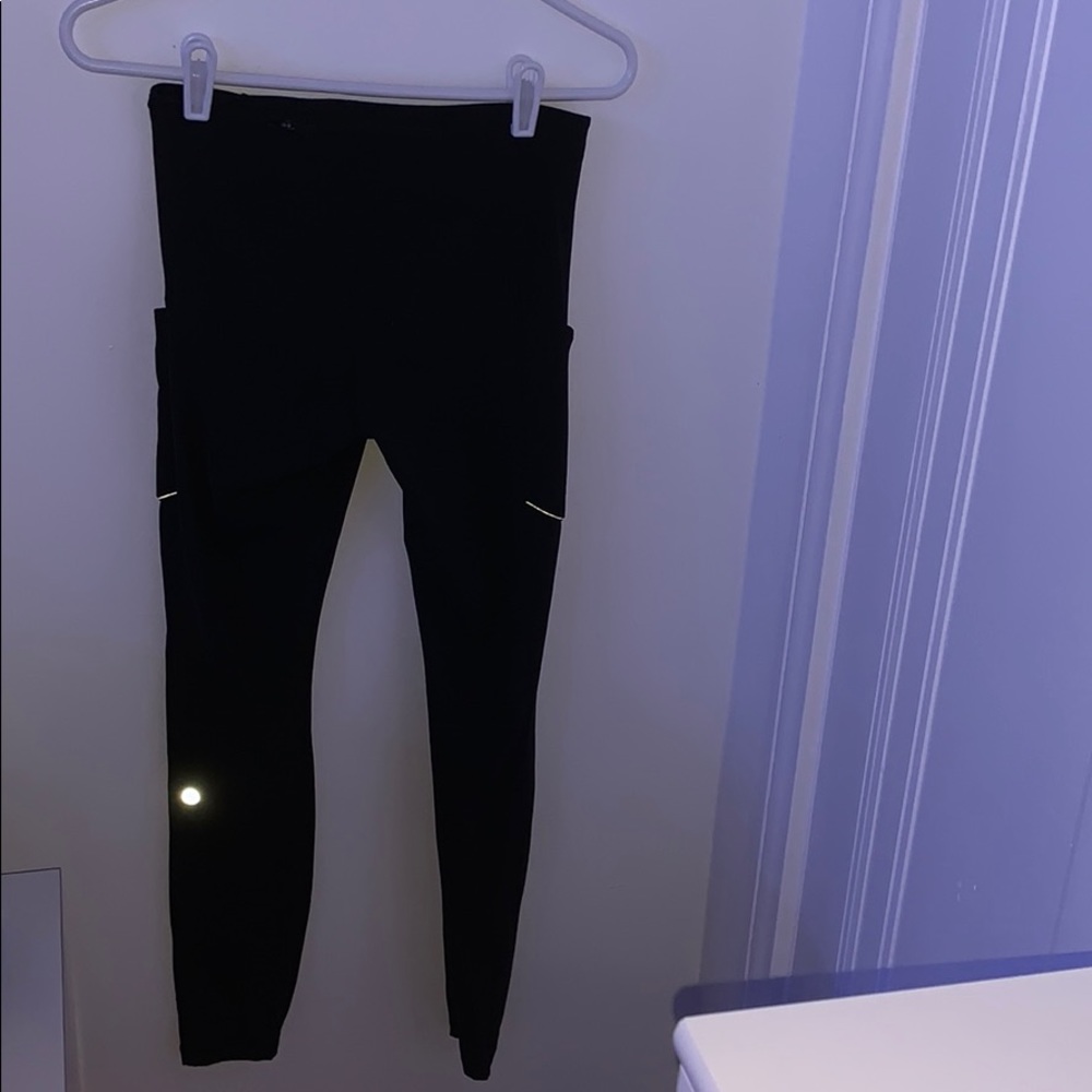 Black lululemon leggings